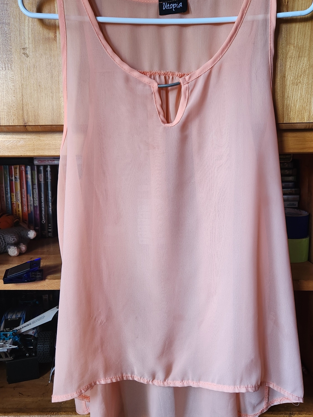 Utopia Sleeveless Keyhole Camisole in Blush Pink. Sz L - Picture 4 of 8
